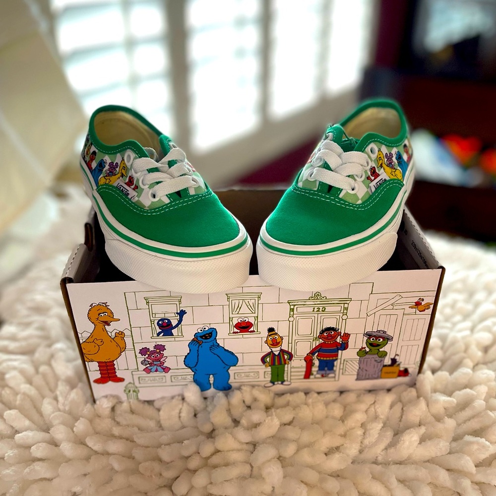 NWT Toddler Limited Edition Sesame Street Vans Shoes, Size 11 T